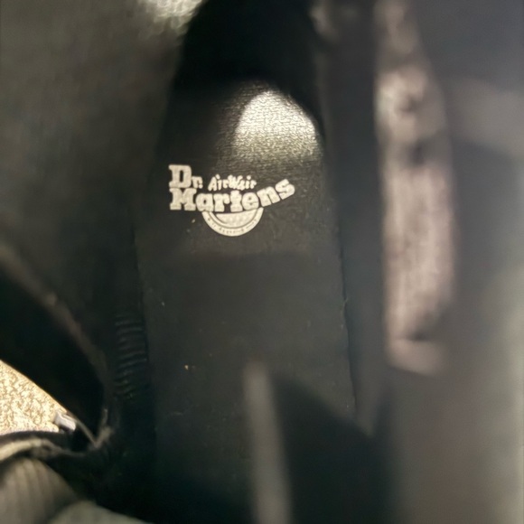 New Black Dr. Martens Airwave Strappy Boots Size 6 - Picture 8 of 8